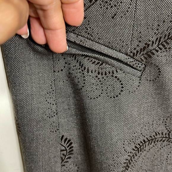 Women’s Bob Mackie Studio Gray w/ Black Velvet Floral 2 Button Blazer Size 8 - Picture 9 of 12